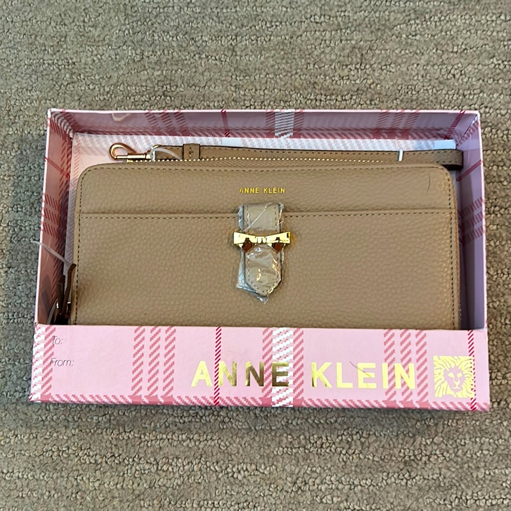 BRAND NEW Anne Klein Wallet with hand strap